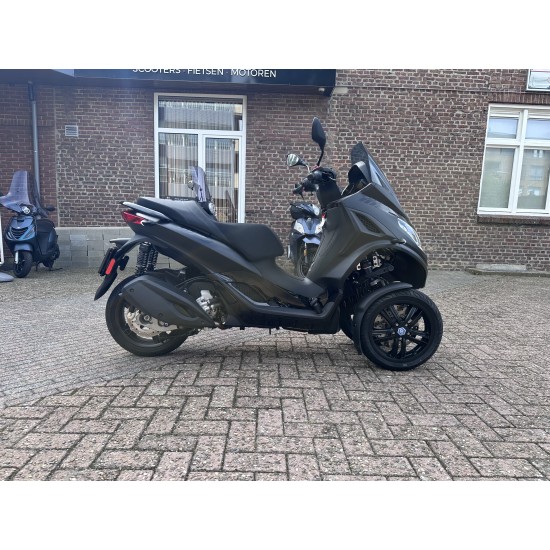 Piaggio MP3 300