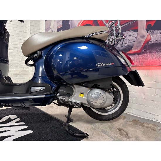 Vespa GTS Super 300