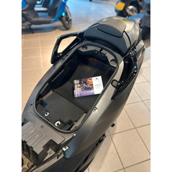 Peugeot Metropolis GT400 Titanium Grey