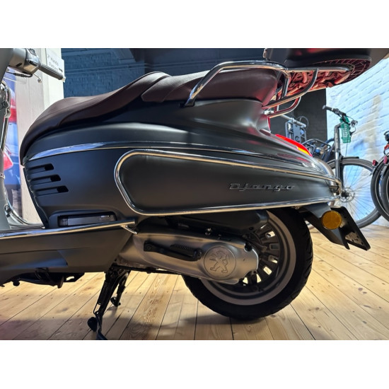 Peugeot Django