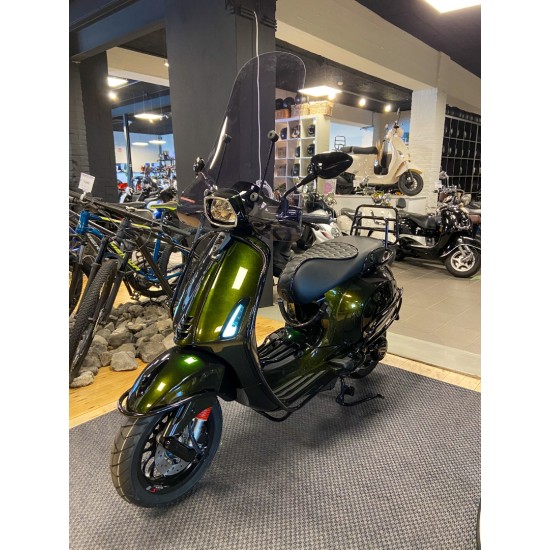 Vespa Sprint Sport 50 CUSTOM - Python Green